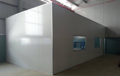 Thi công vách ngăn Panel và hệ thống cửa công nghiệp 